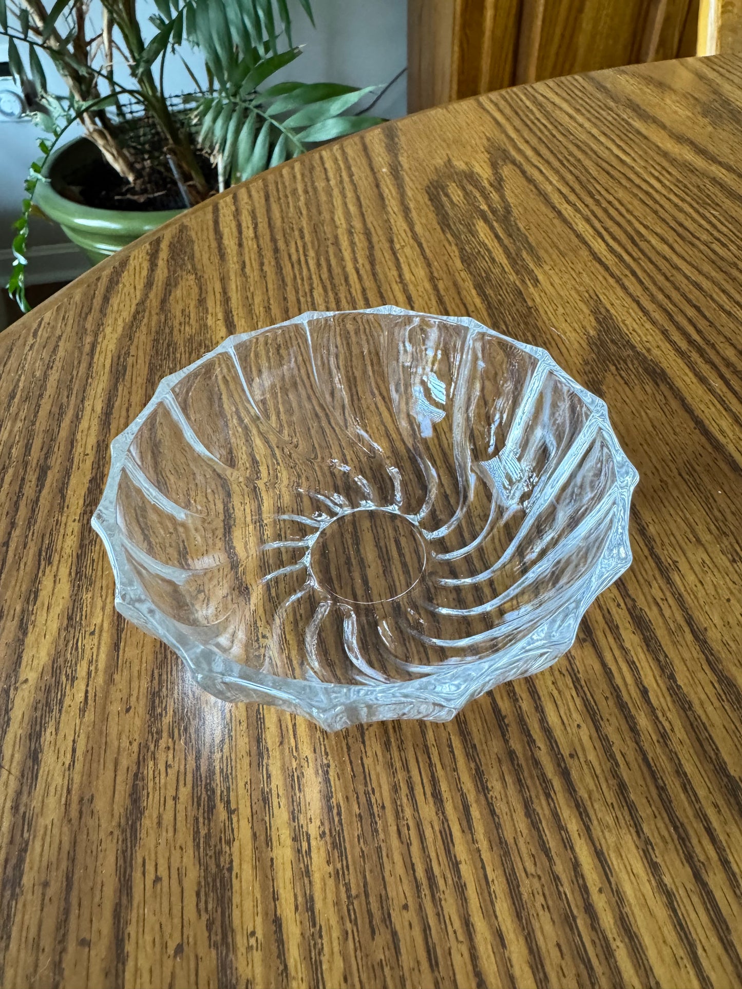 Swirl Glass Cat Bowl